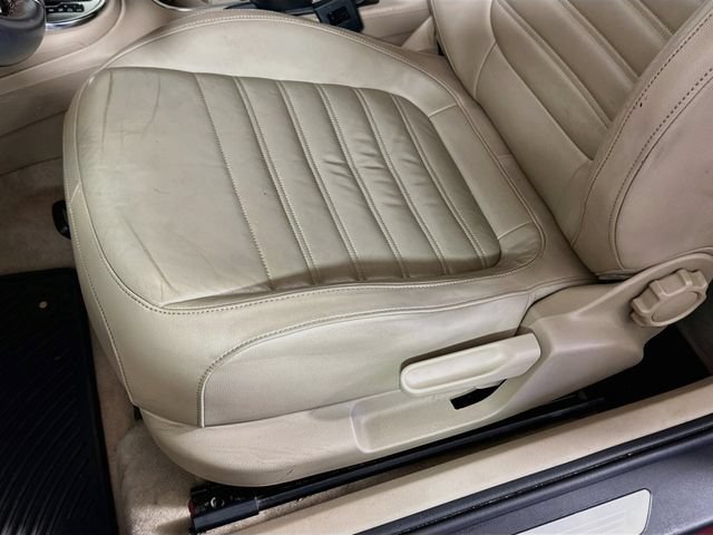 Used 2013 Volkswagen Beetle Turbo FWD image 21