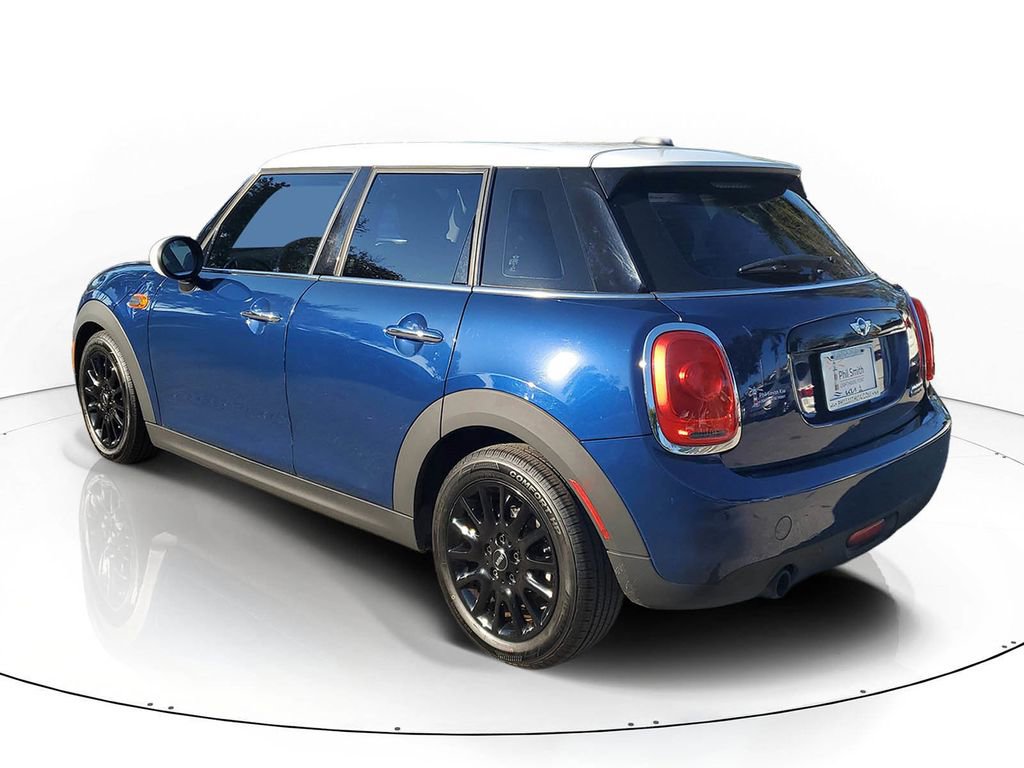 Used 2017 MINI Cooper 4-Door Hardtop image 4