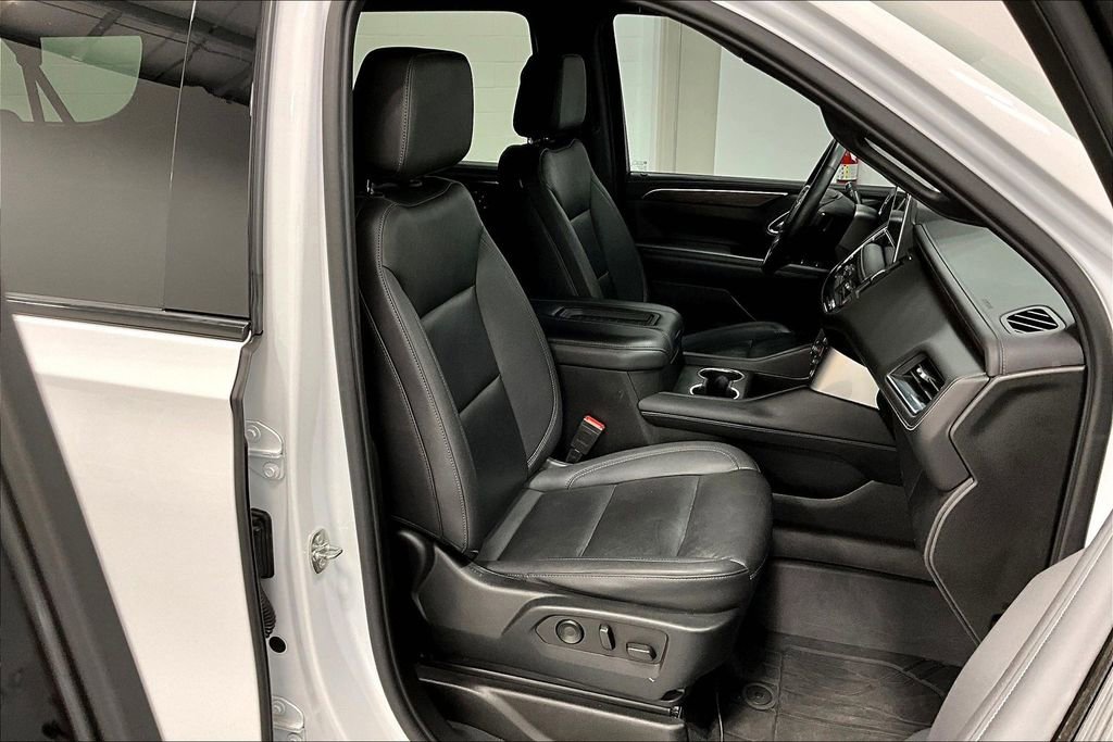 Used 2023 Chevrolet Suburban Z71 w/ Luxury Package image 10