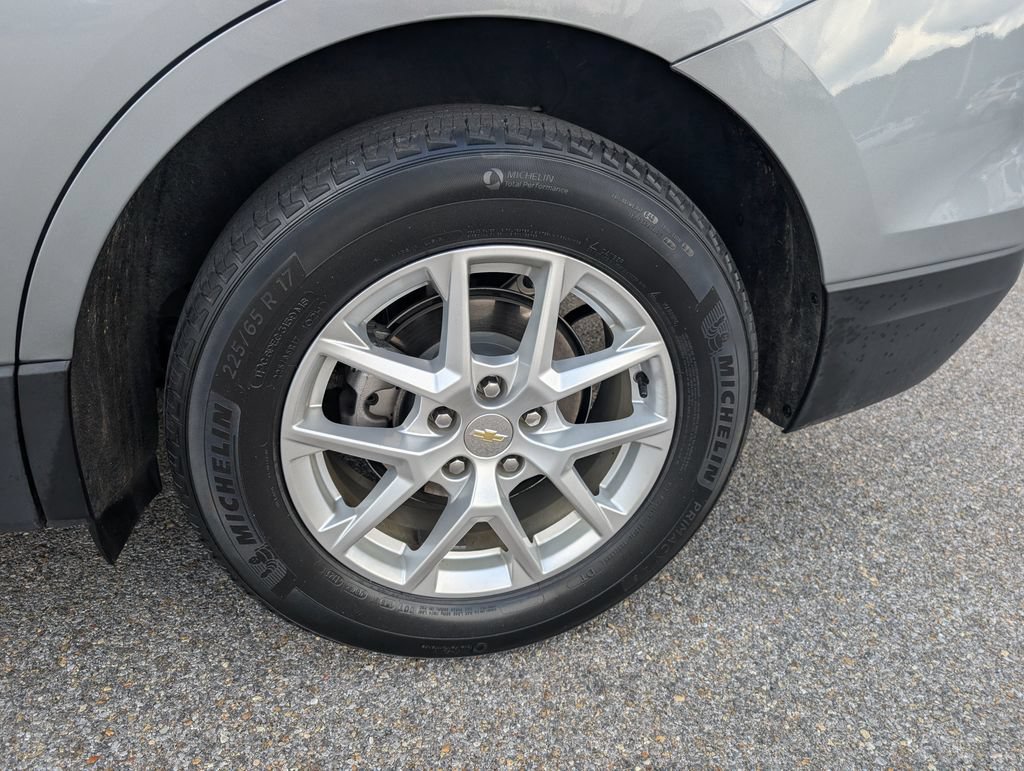Used 2024 Chevrolet Equinox LT FWD image 30