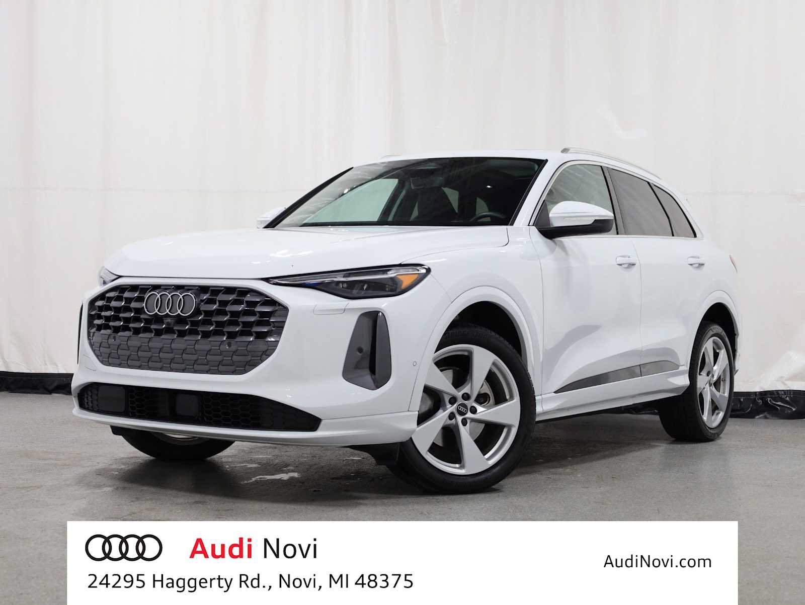 Certified 2025 Audi Q5 Premium w/ Premium Plus