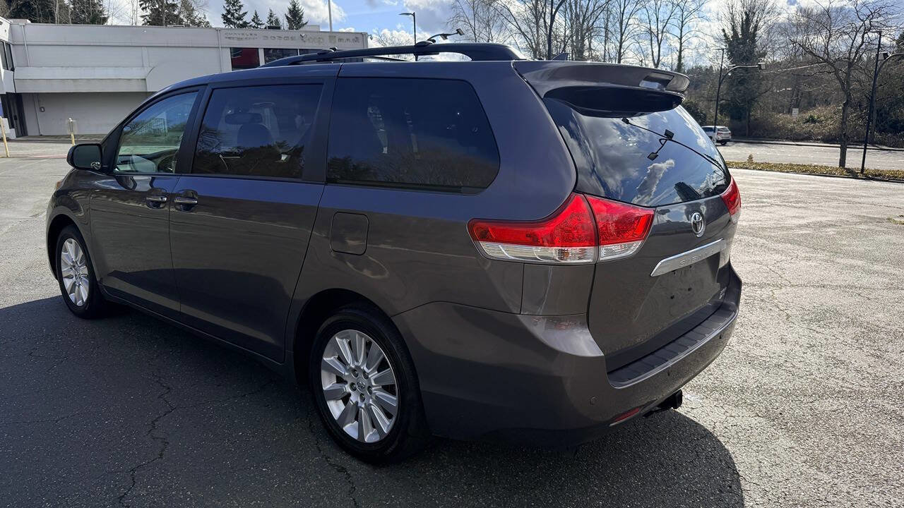 Used 2012 Toyota Sienna Limited w/ Premium Pkg image 15