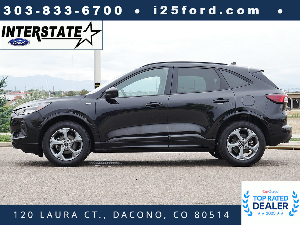 Used 2024 Ford Escape ST-Line w/ Tech Pack #1 AWD/4WD image 2