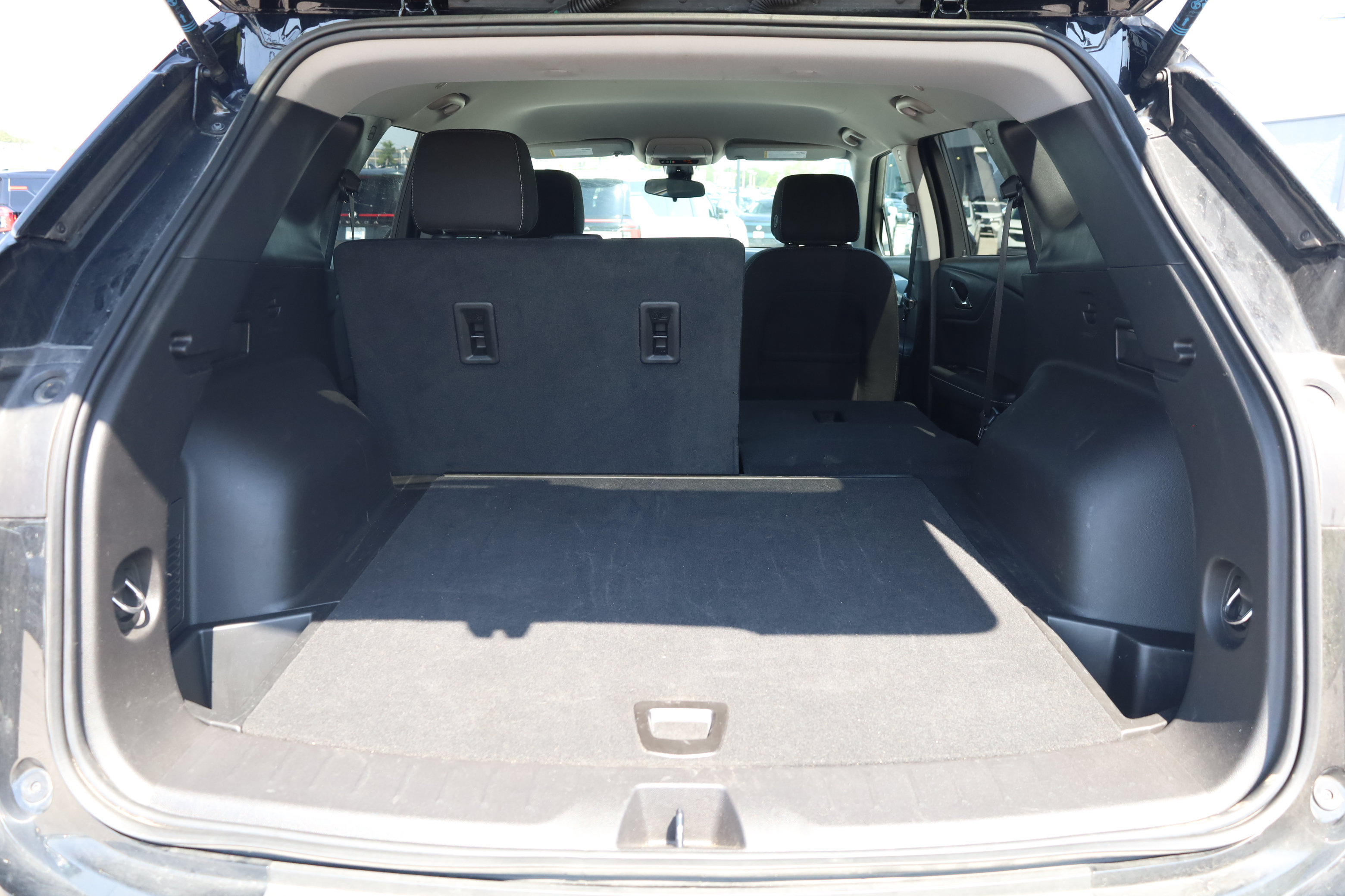 Used 2025 Chevrolet Blazer LT FWD image 31