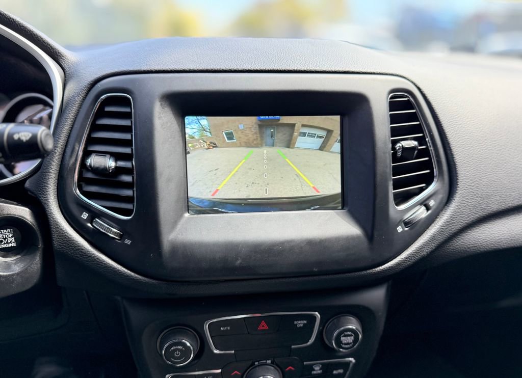 Used 2021 Jeep Compass Latitude w/ Convenience Group AWD/4WD image 28