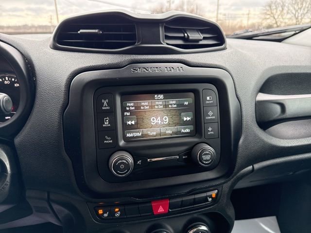 Used 2017 Jeep Renegade Latitude w/ Cold Weather Group image 30