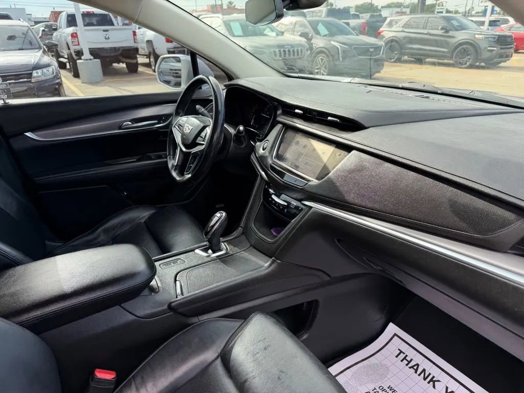 Used 2017 Cadillac XT5 Luxury AWD/4WD image 12