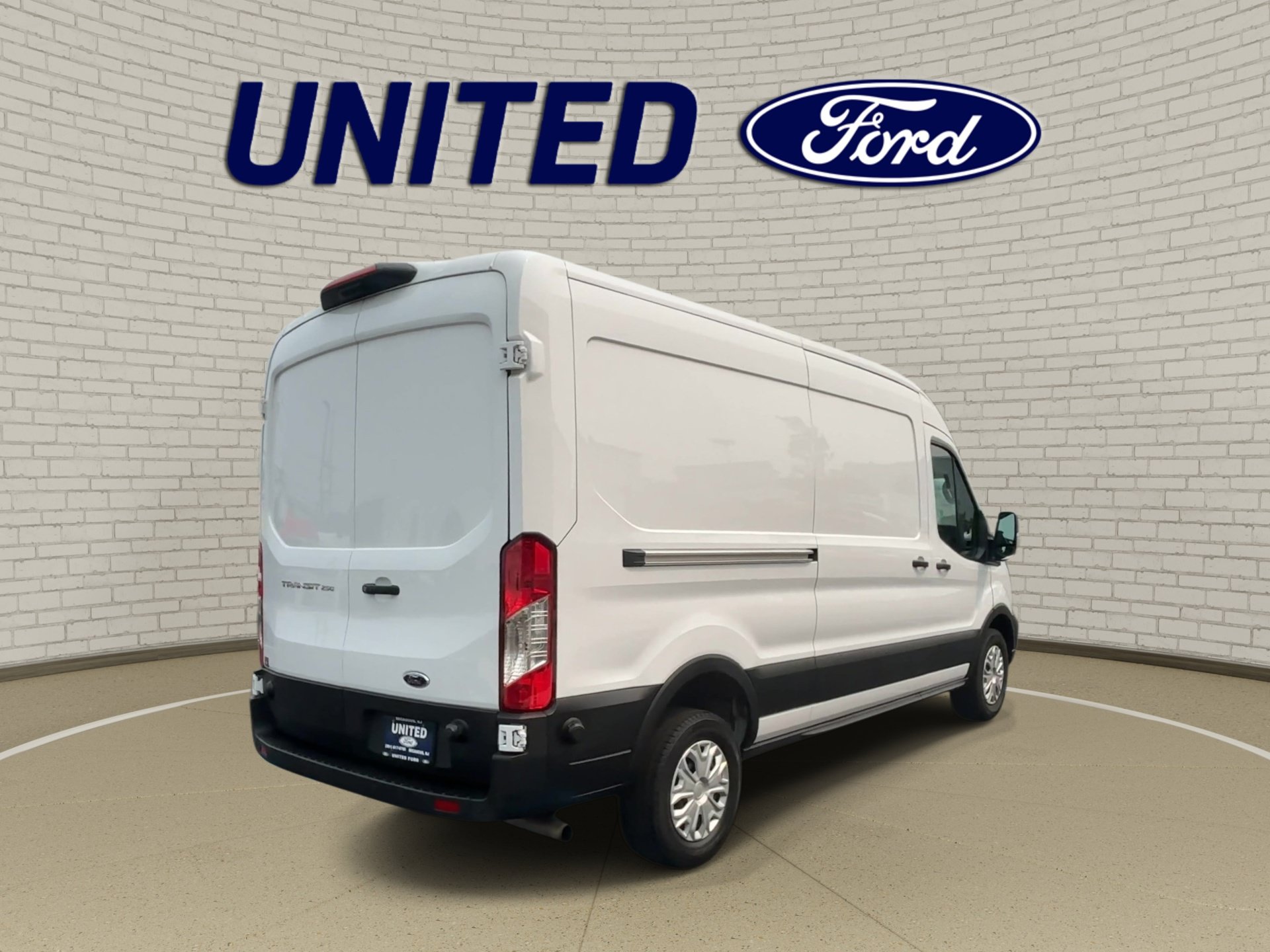Used 2024 Ford Transit 250 148 Medium Roof w/ Exterior Upgrade Package RWD image 8