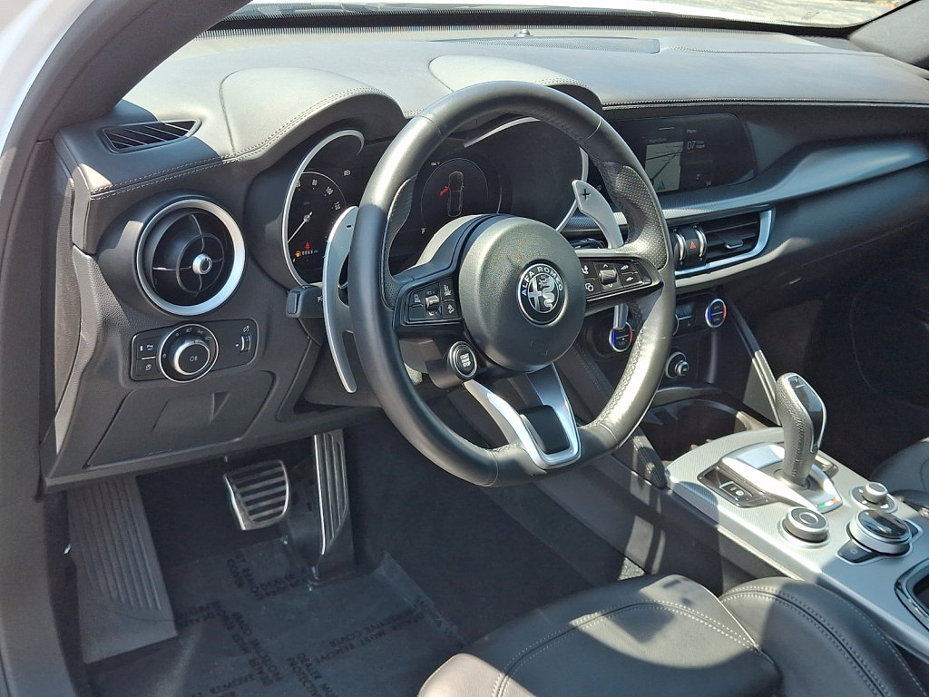 Used 2024 Alfa Romeo Stelvio Veloce AWD/4WD image 25