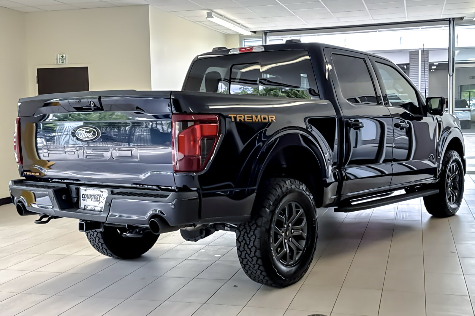 Used 2025 Ford F150 Tremor w/ Mobile Office Package AWD/4WD image 4
