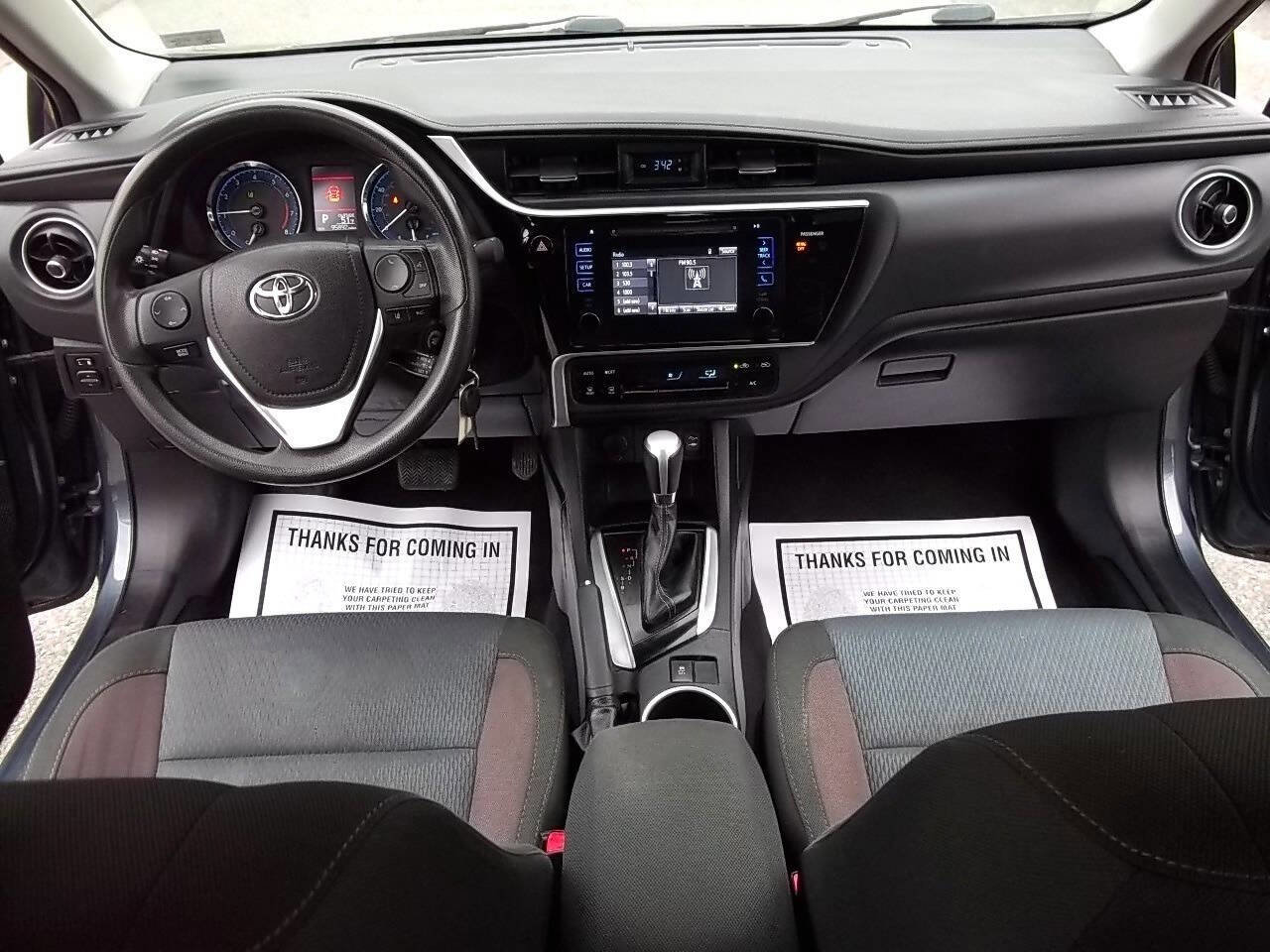 Used 2017 Toyota Corolla LE image 12