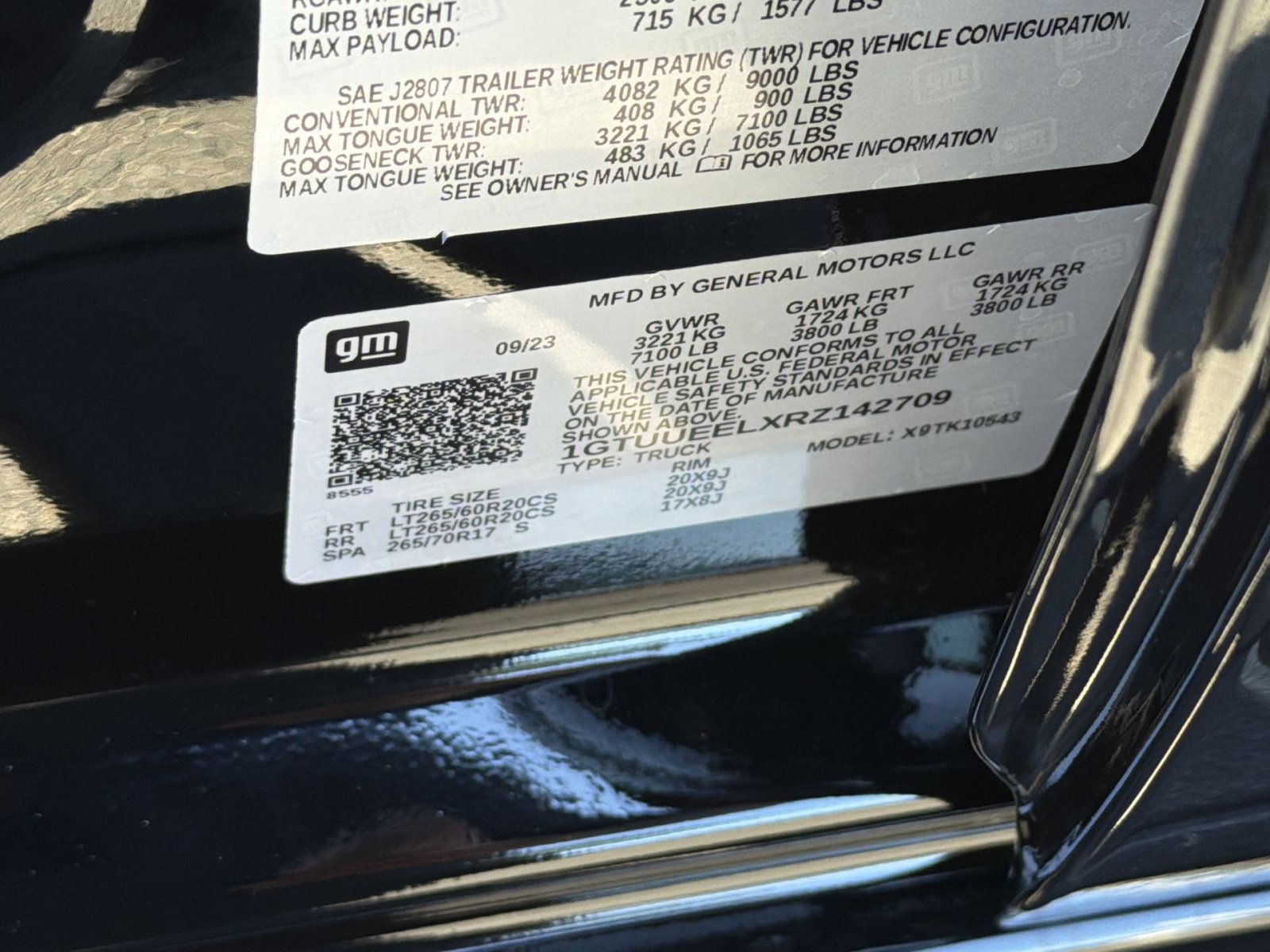 Used 2024 GMC Sierra 1500 AT4 w/ Technology Package AWD/4WD image 30