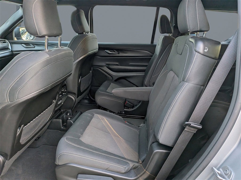 Used 2024 Jeep Grand Cherokee L Laredo w/ Luxury Tech Group I image 17