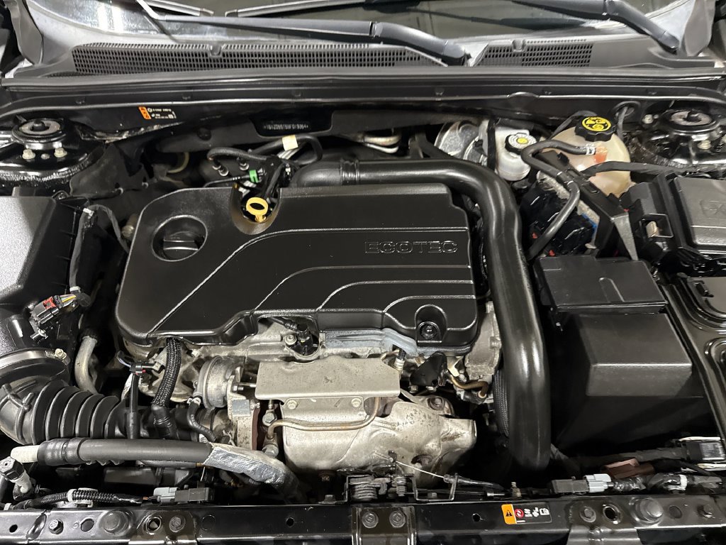 Used 2021 Chevrolet Malibu LT FWD image 25