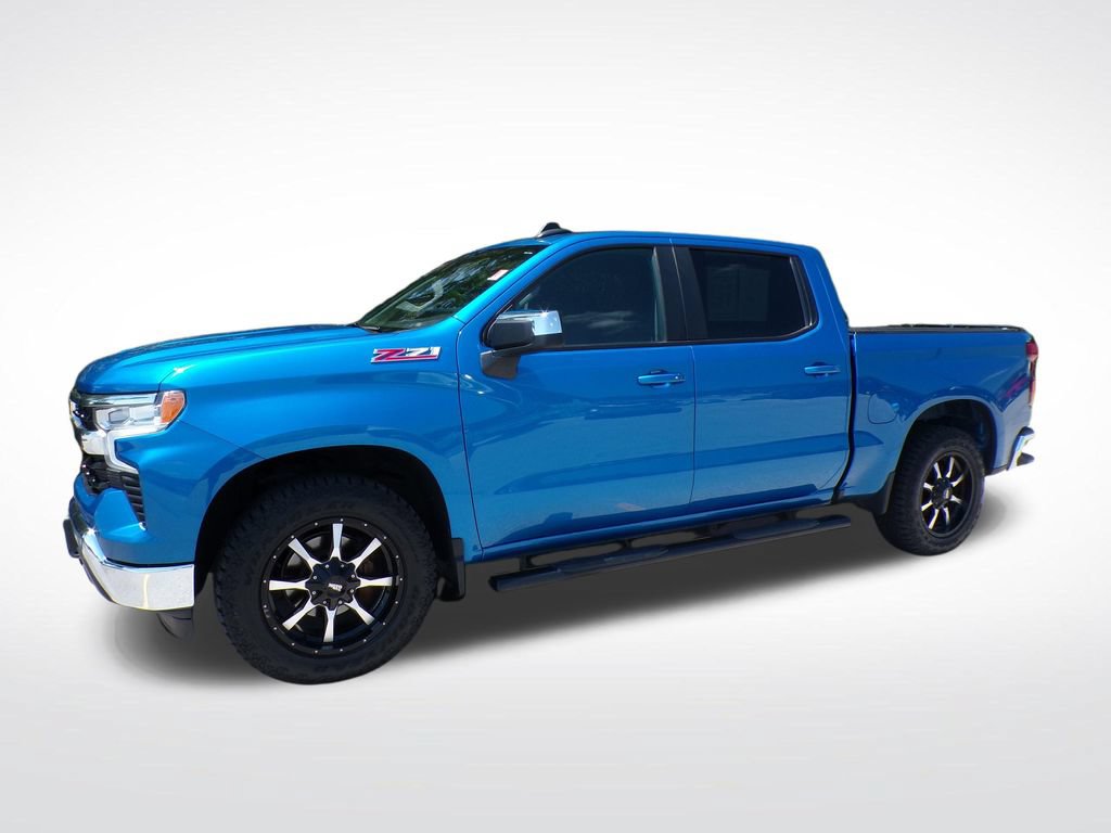 Used 2023 Chevrolet Silverado 1500 LT w/ Z71 Off-Road Package AWD/4WD image 3