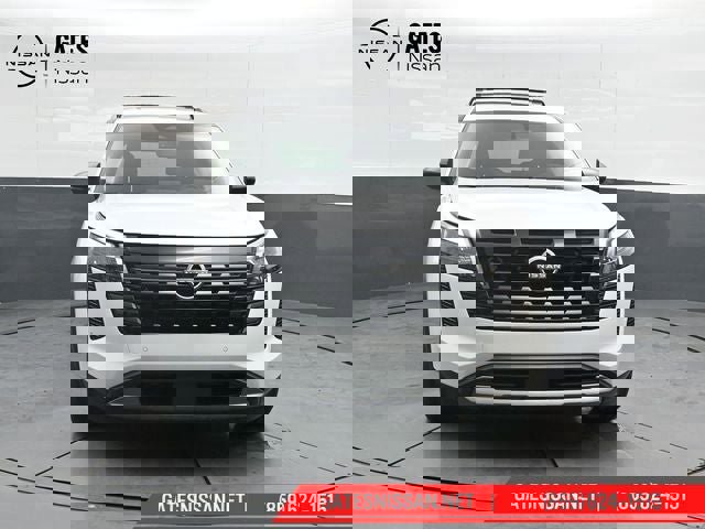 New 2026 Nissan Pathfinder SL image 5