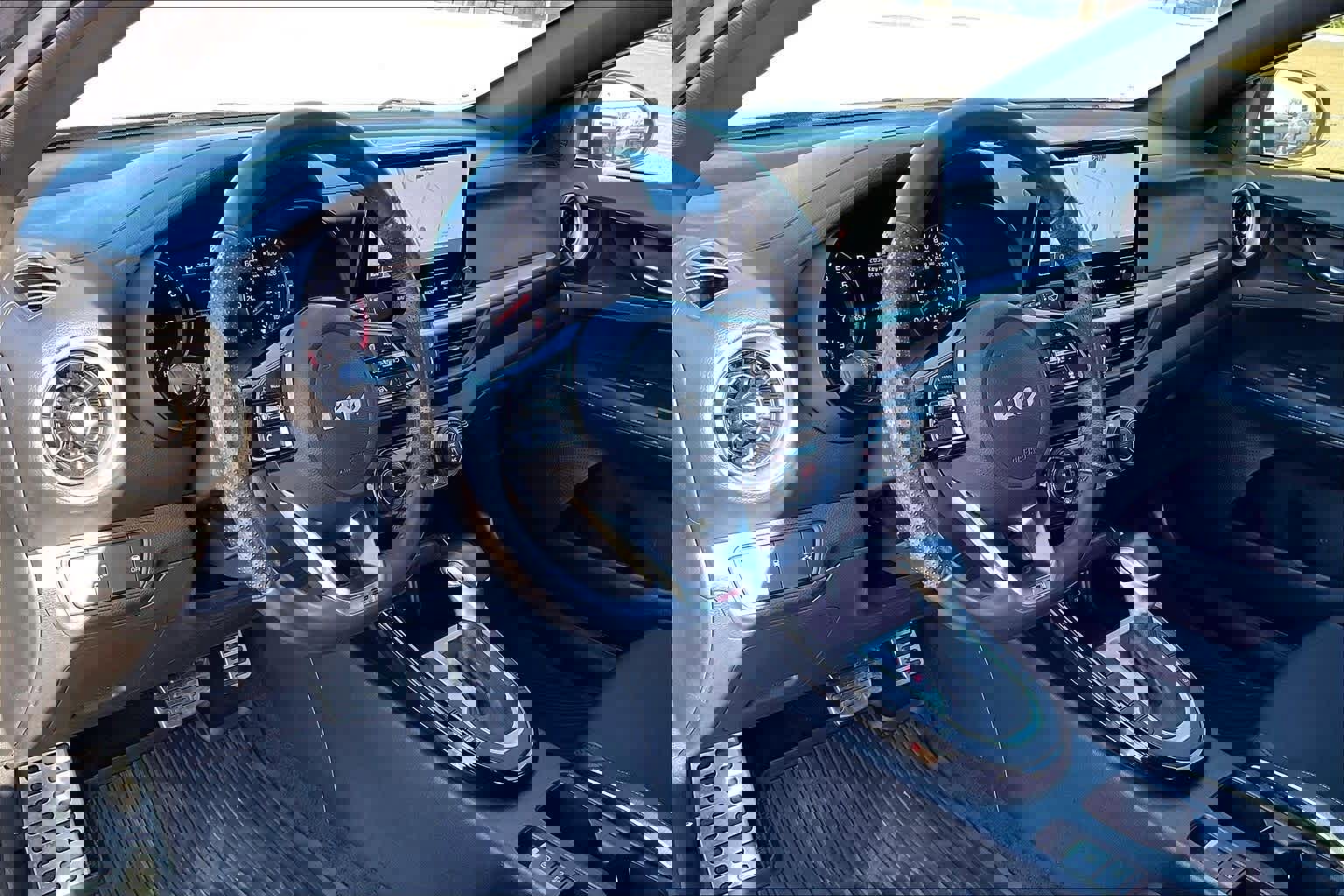 Certified 2024 Kia Forte GT-Line image 2