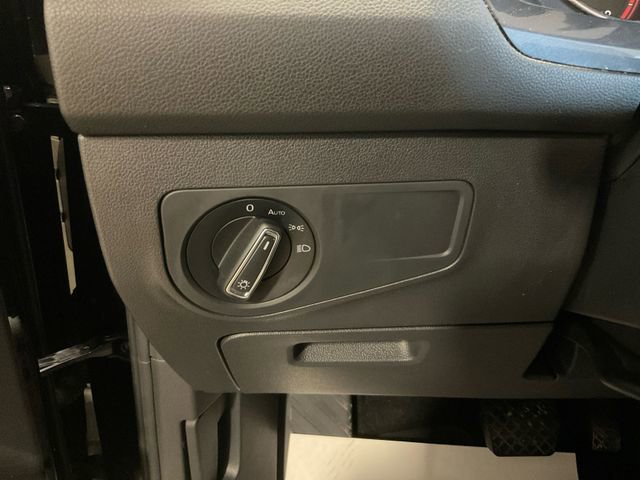 Used 2020 Volkswagen Tiguan SE image 17