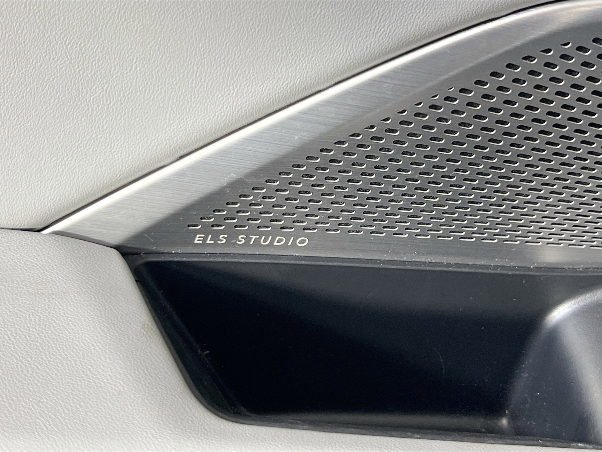 Used 2023 Acura MDX SH-AWD w/ Technology Package image 19