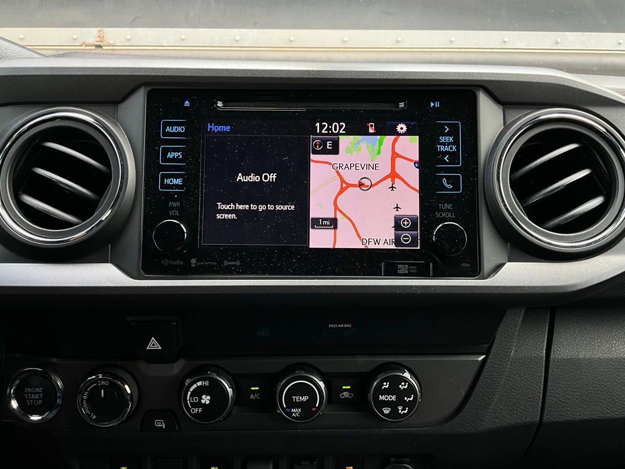 Used 2019 Toyota Tacoma TRD Sport w/ Technology Package image 26