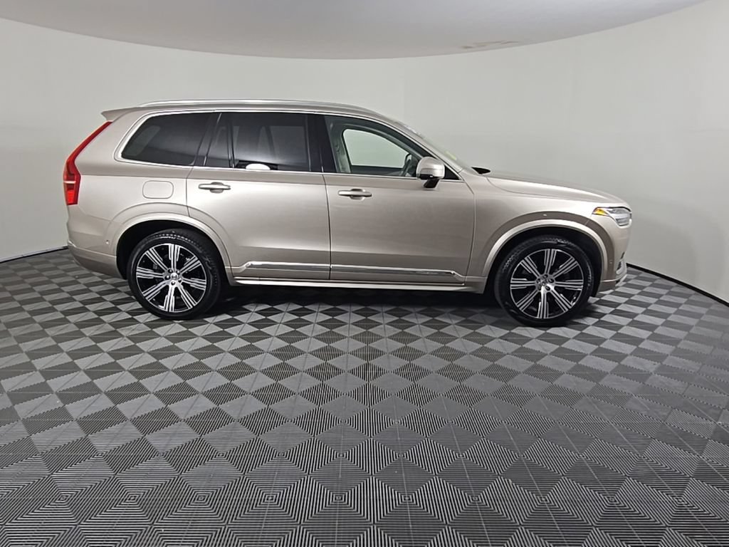 Certified 2024 Volvo XC90 T8 Plus AWD/4WD image 9