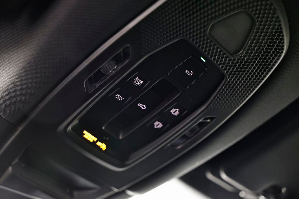 Certified 2024 Porsche Cayenne AWD/4WD image 42