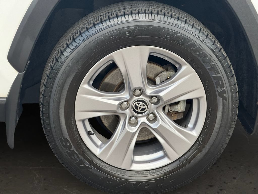 Used 2024 Toyota RAV4 LE AWD/4WD image 9
