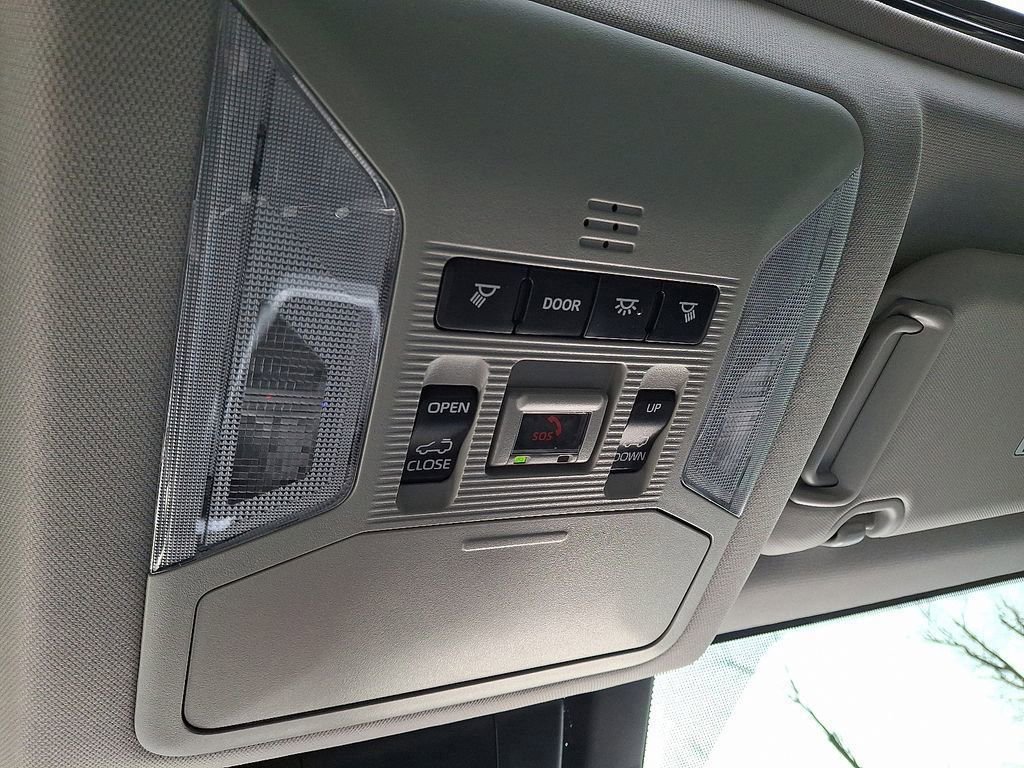 Used 2021 Toyota RAV4 XLE w/ Convenience Package AWD/4WD image 26