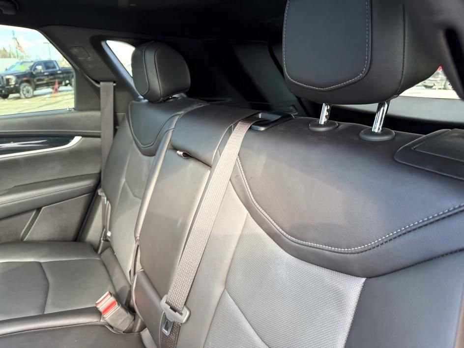 Certified 2025 Cadillac XT5 Premium Luxury image 8