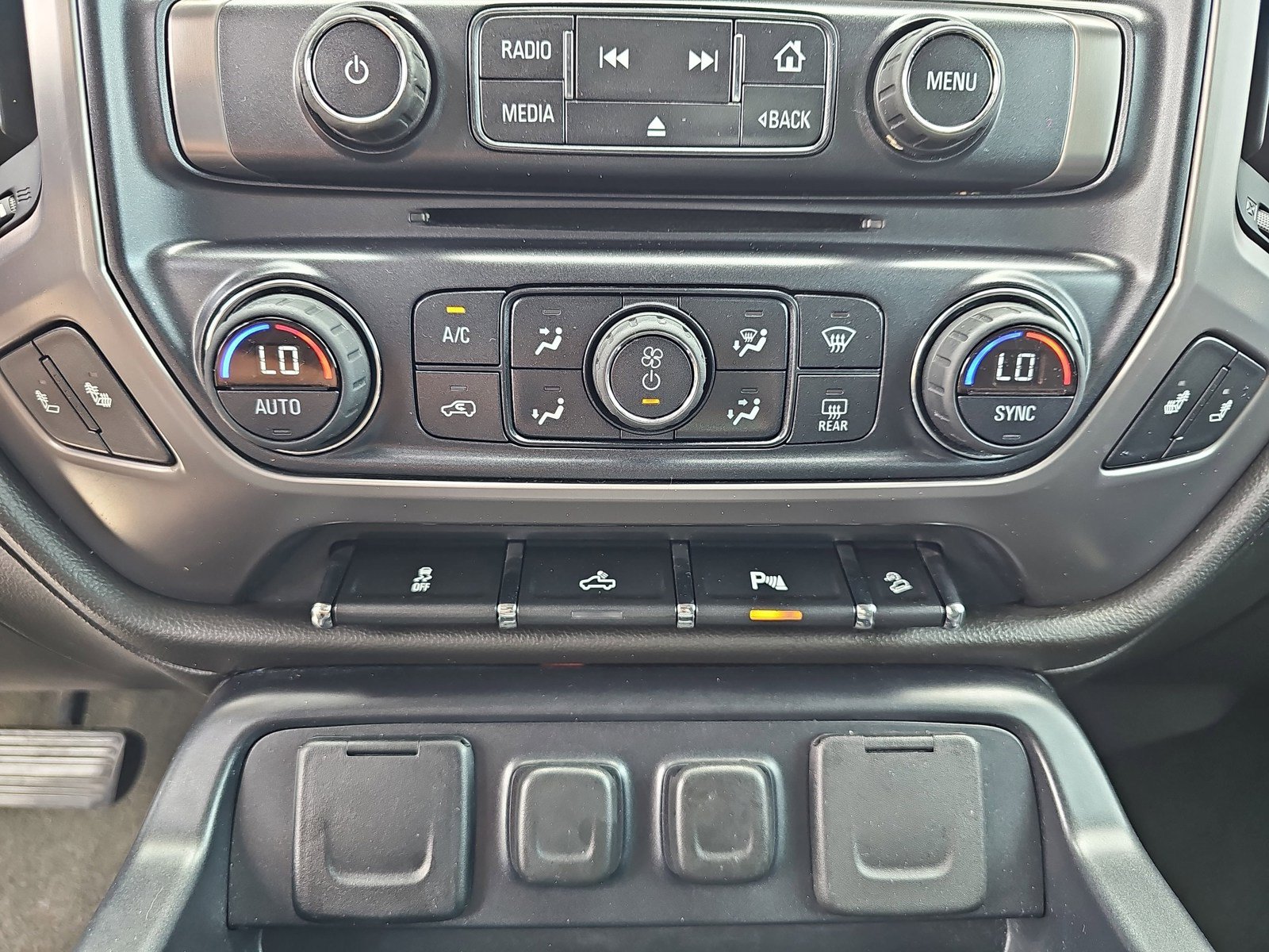 Used 2015 GMC Sierra 1500 SLE w/ All-Terrain Package AWD/4WD image 26