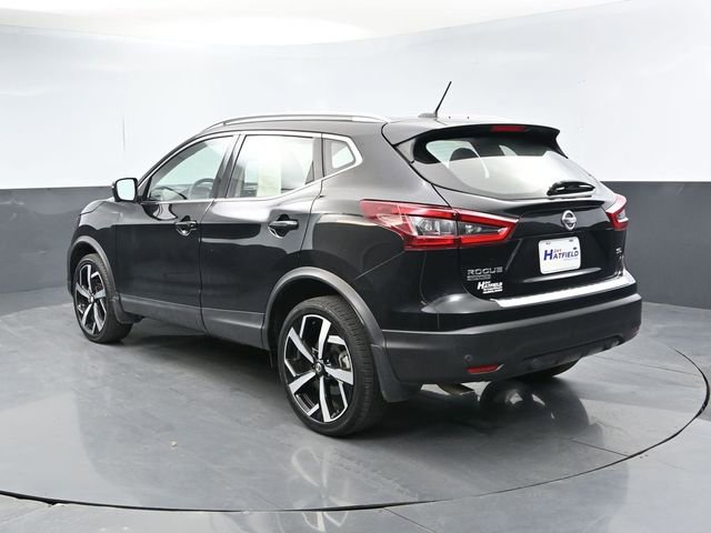 Used 2022 Nissan Rogue Sport SL w/ Premium Package FWD image 4