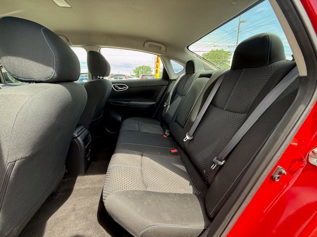 Used 2019 Nissan Sentra SR FWD image 7