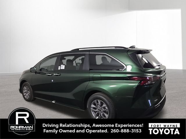 New 2026 Toyota Sienna XLE FWD image 10
