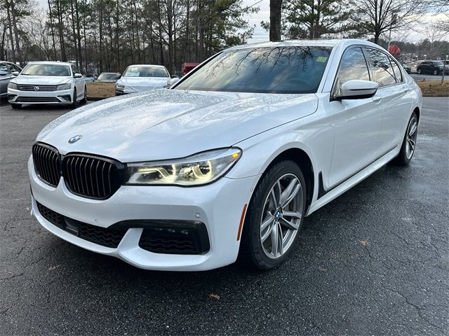 Used 2019 BMW 750i xDrive w/ Executive Package image 3