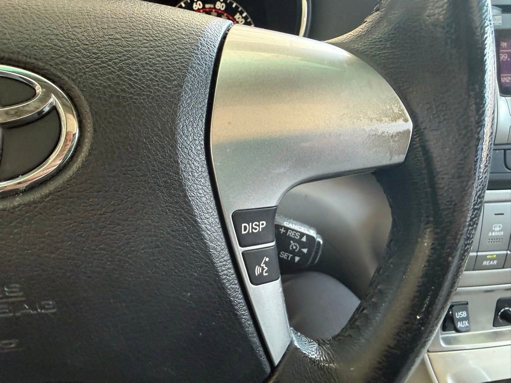 Used 2011 Toyota Highlander SE w/ Tow Pkg image 34