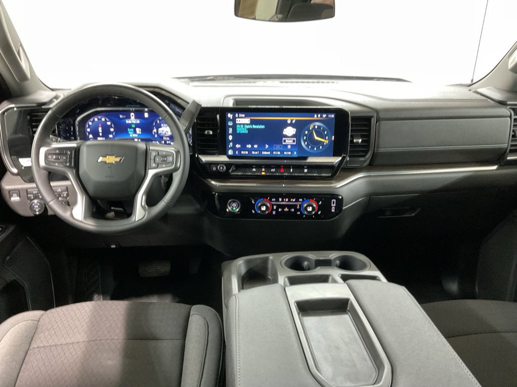 Used 2023 Chevrolet Silverado 1500 LT AWD/4WD image 7