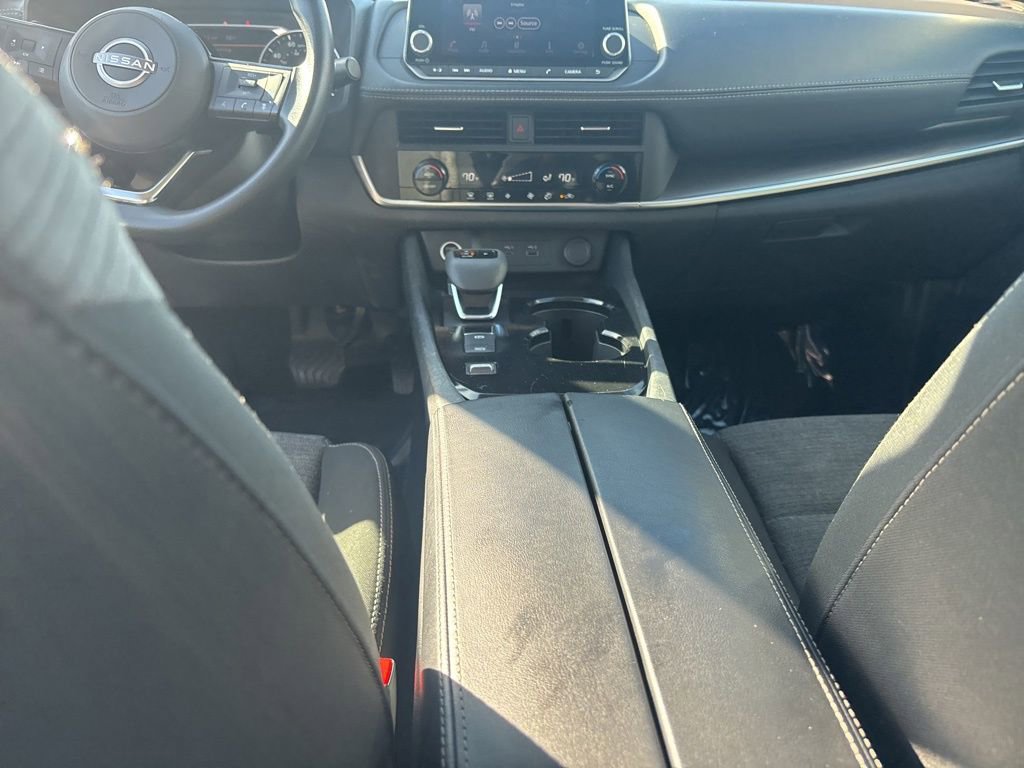 Used 2023 Nissan Rogue SV image 25