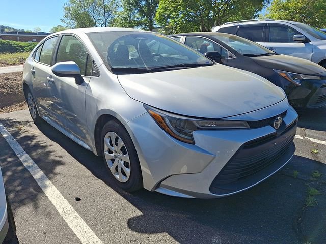 Used 2024 Toyota Corolla LE image 3