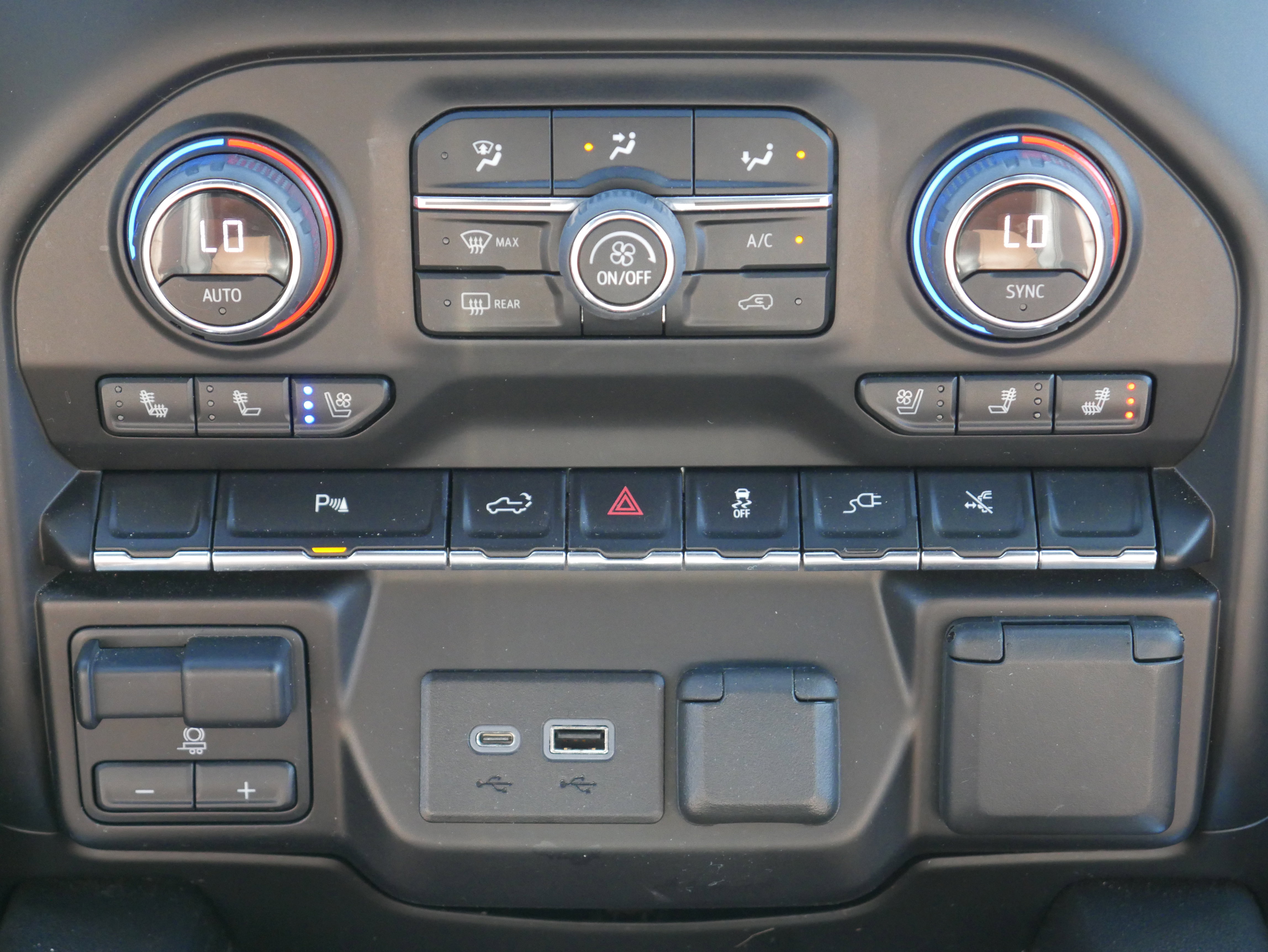 Certified 2021 Chevrolet Silverado 1500 High Country AWD/4WD image 21