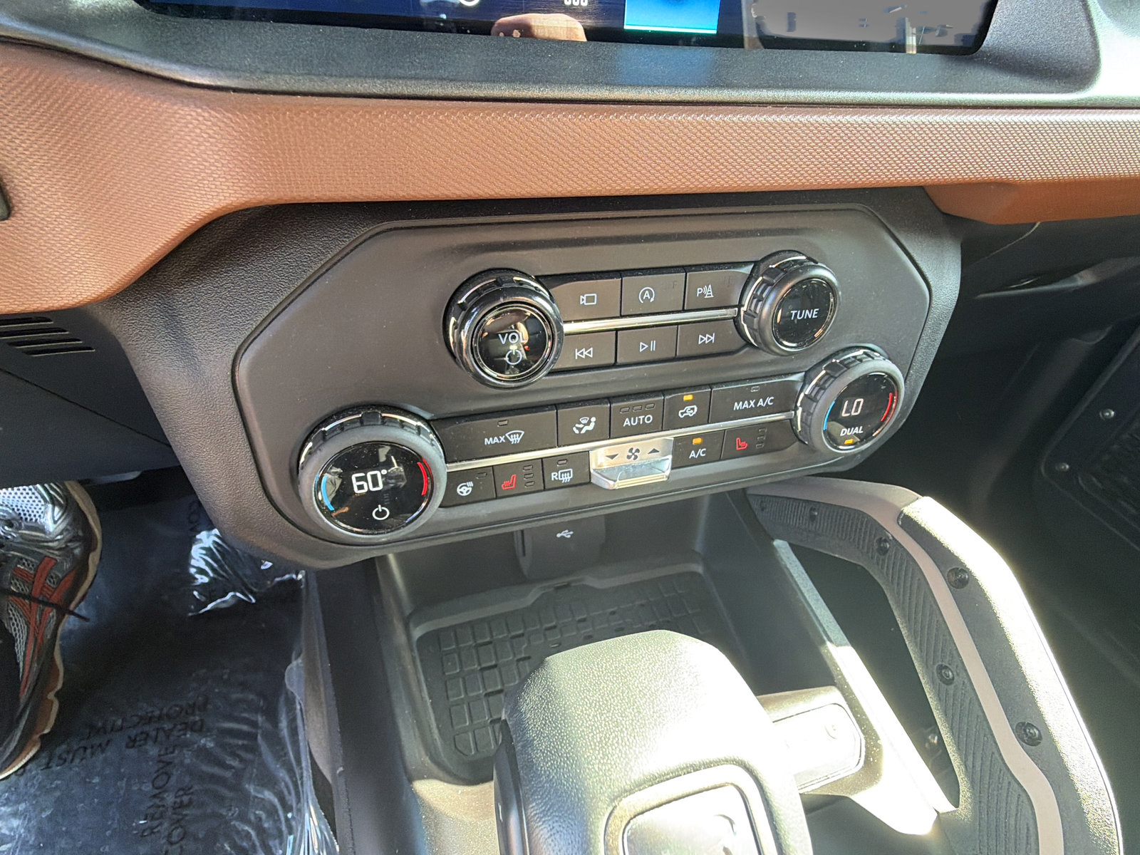 Used 2024 Ford Bronco Outer Banks AWD/4WD image 23