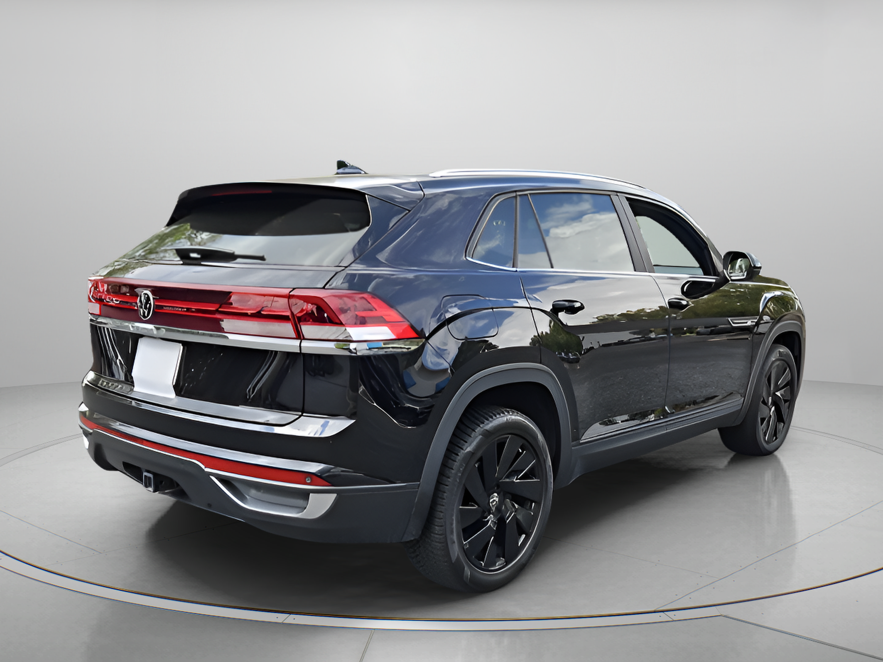 Used 2024 Volkswagen Atlas Cross Sport SE w/ Panoramic Sunroof Package FWD image 5