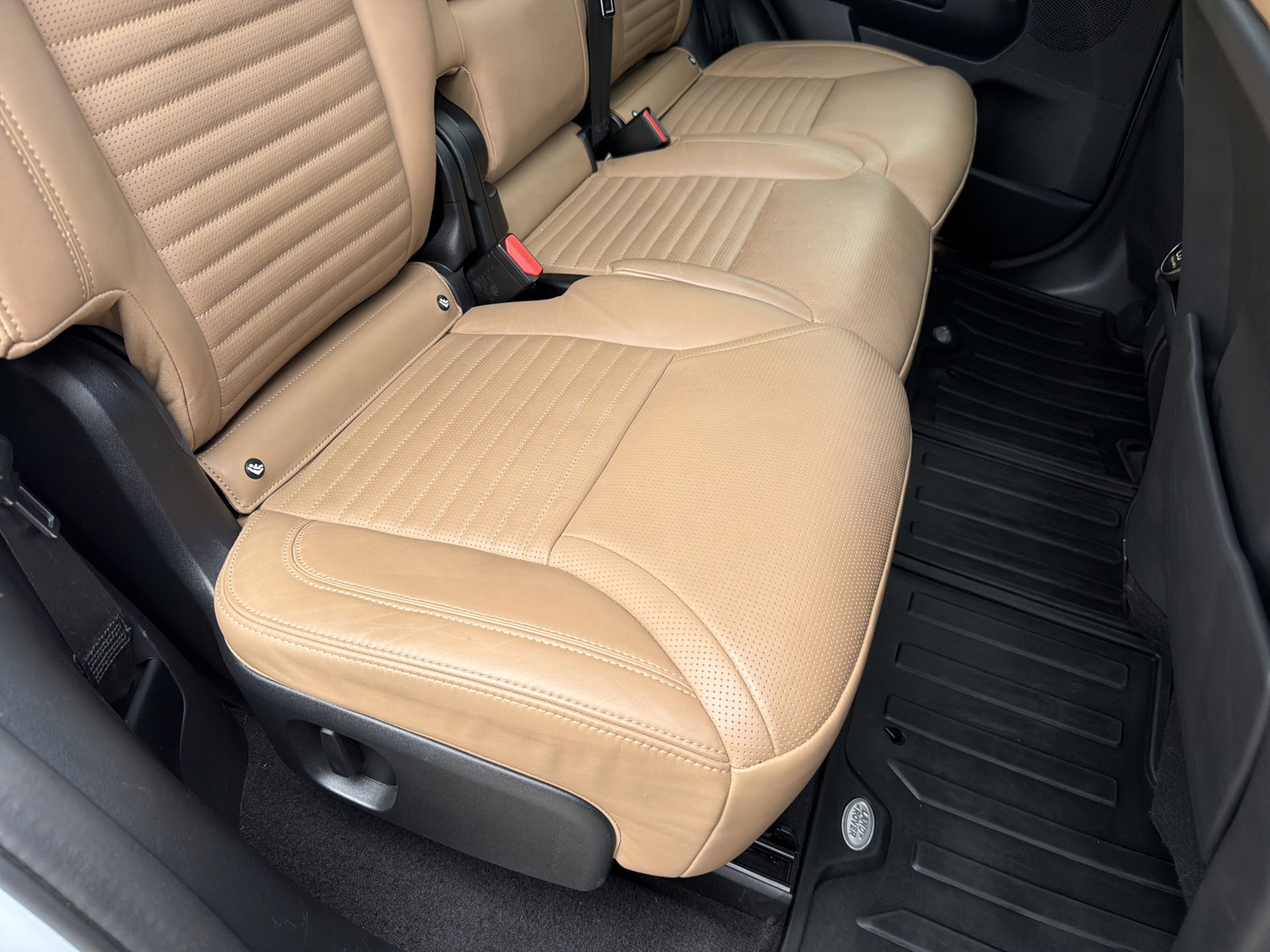 Used 2023 Land Rover Discovery Metropolitan Edition AWD/4WD image 49