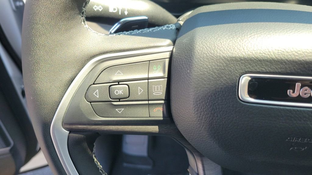 New 2025 Jeep Grand Cherokee L Limited w/ Black Appearance Package image 26