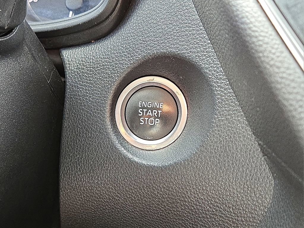 Used 2023 Toyota Corolla Cross LE image 31