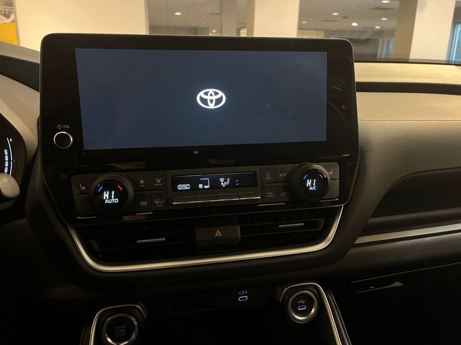 Used 2025 Toyota Grand Highlander FWD image 21