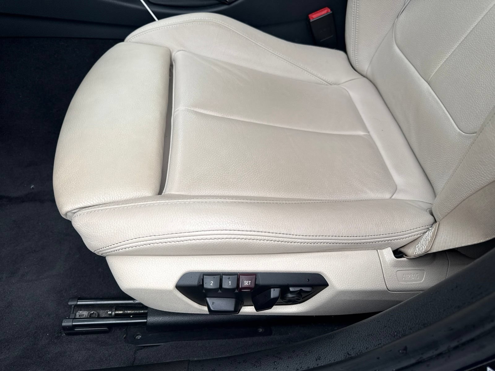 Used 2015 BMW 320i xDrive Sedan AWD/4WD image 9