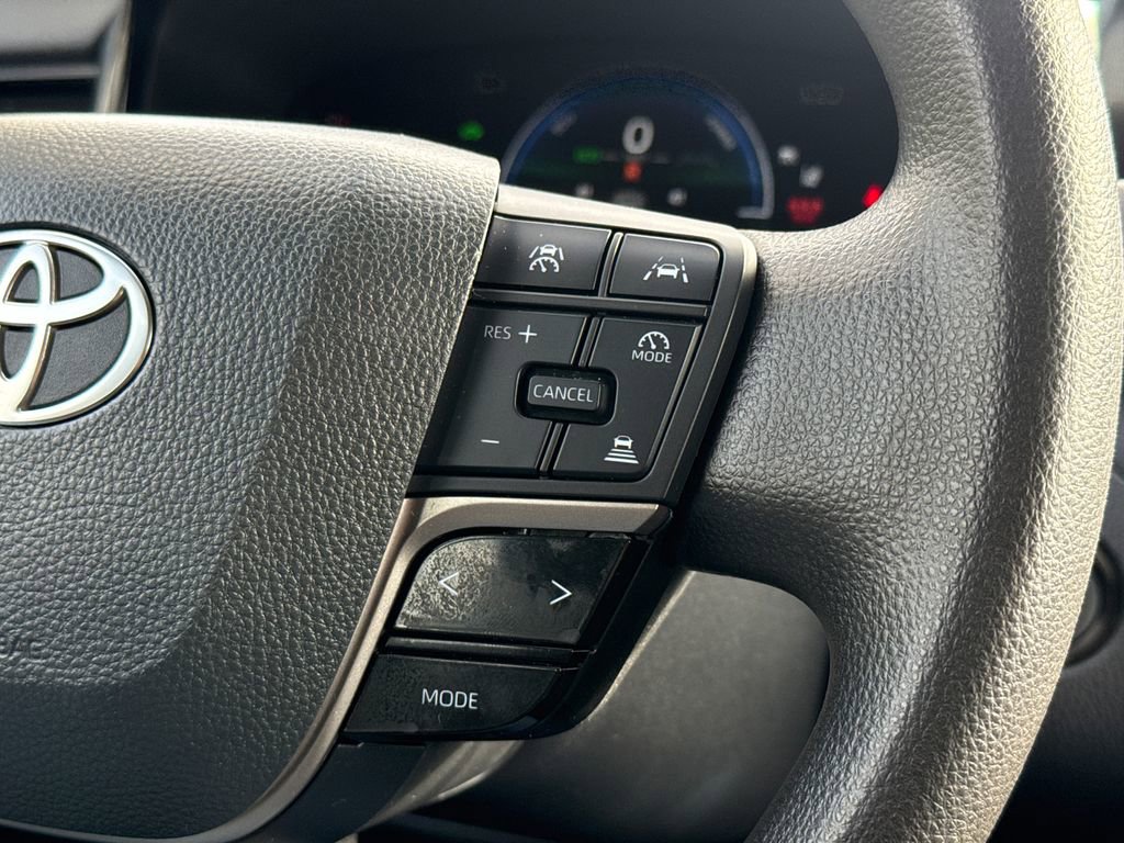 Used 2025 Toyota Camry LE FWD image 27