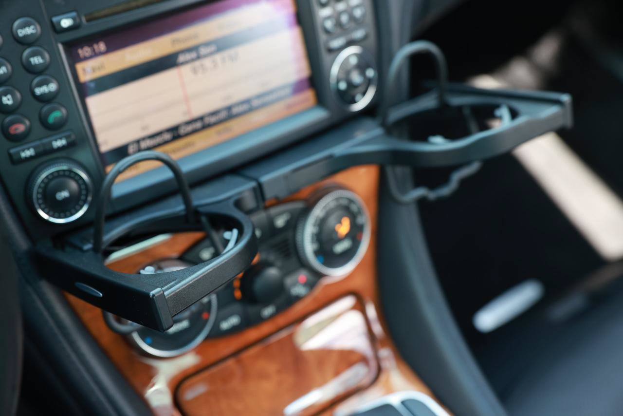 Used 2009 Mercedes-Benz SL 550 w/ Premium I Pkg image 39