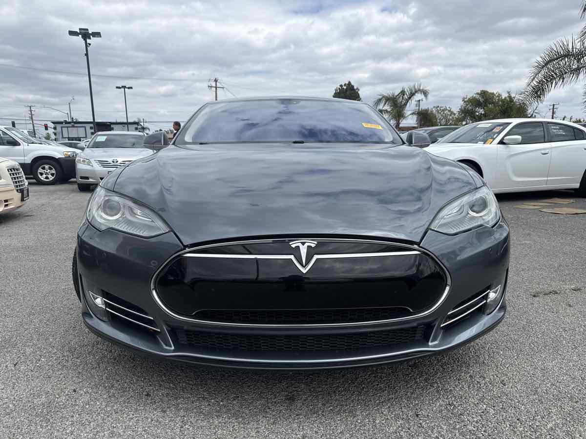 Used 2014 Tesla Model S 85 RWD image 2