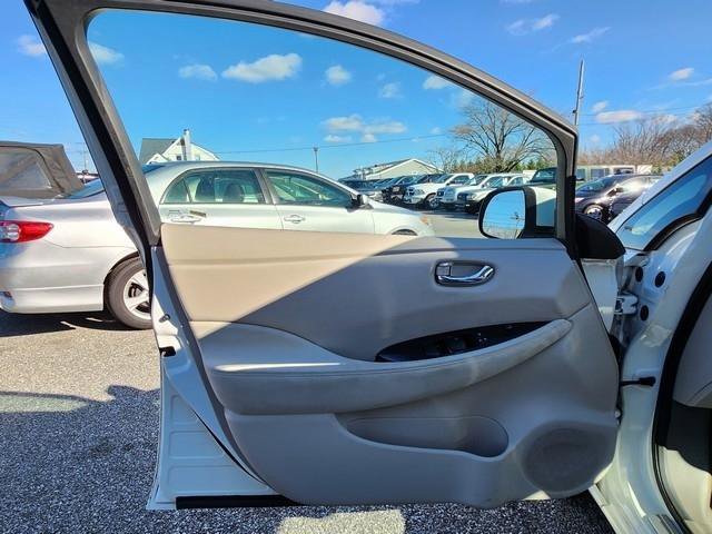 Used 2014 Nissan Leaf SV image 9